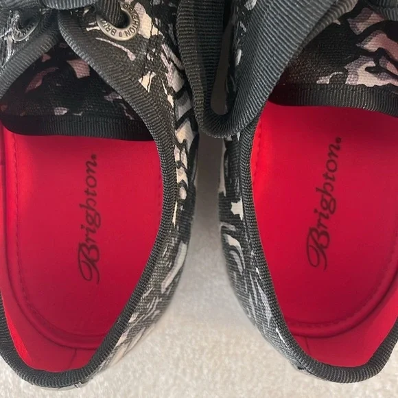 Brighton Black & Cream "Sketch" Floral Lace Sneakers with Patent Leather EUC - Picture 8 of 10